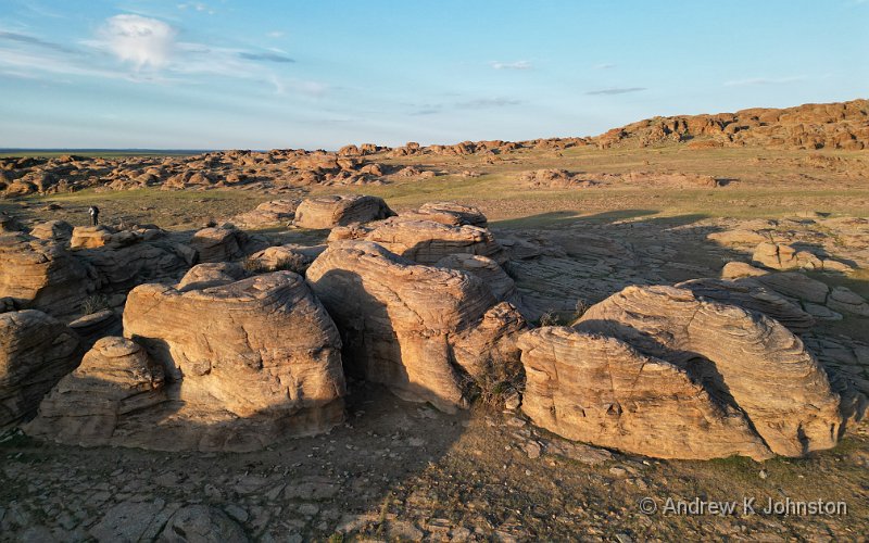 250725_DJI_0039 cropped.jpg - Baga Gadzrïn Chuluu rocks - drone shot